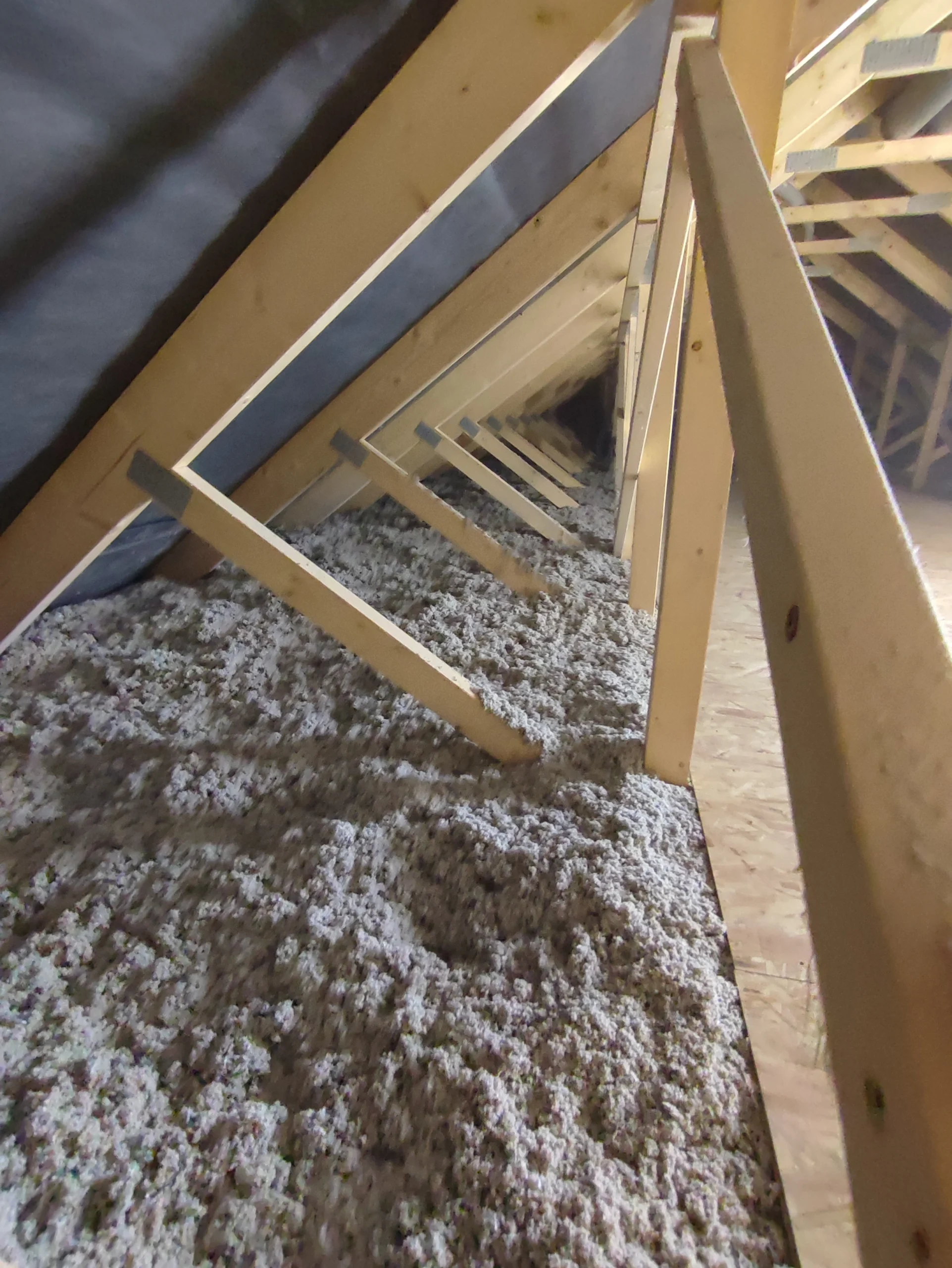 zdjęcie - ocieplanie celulozą