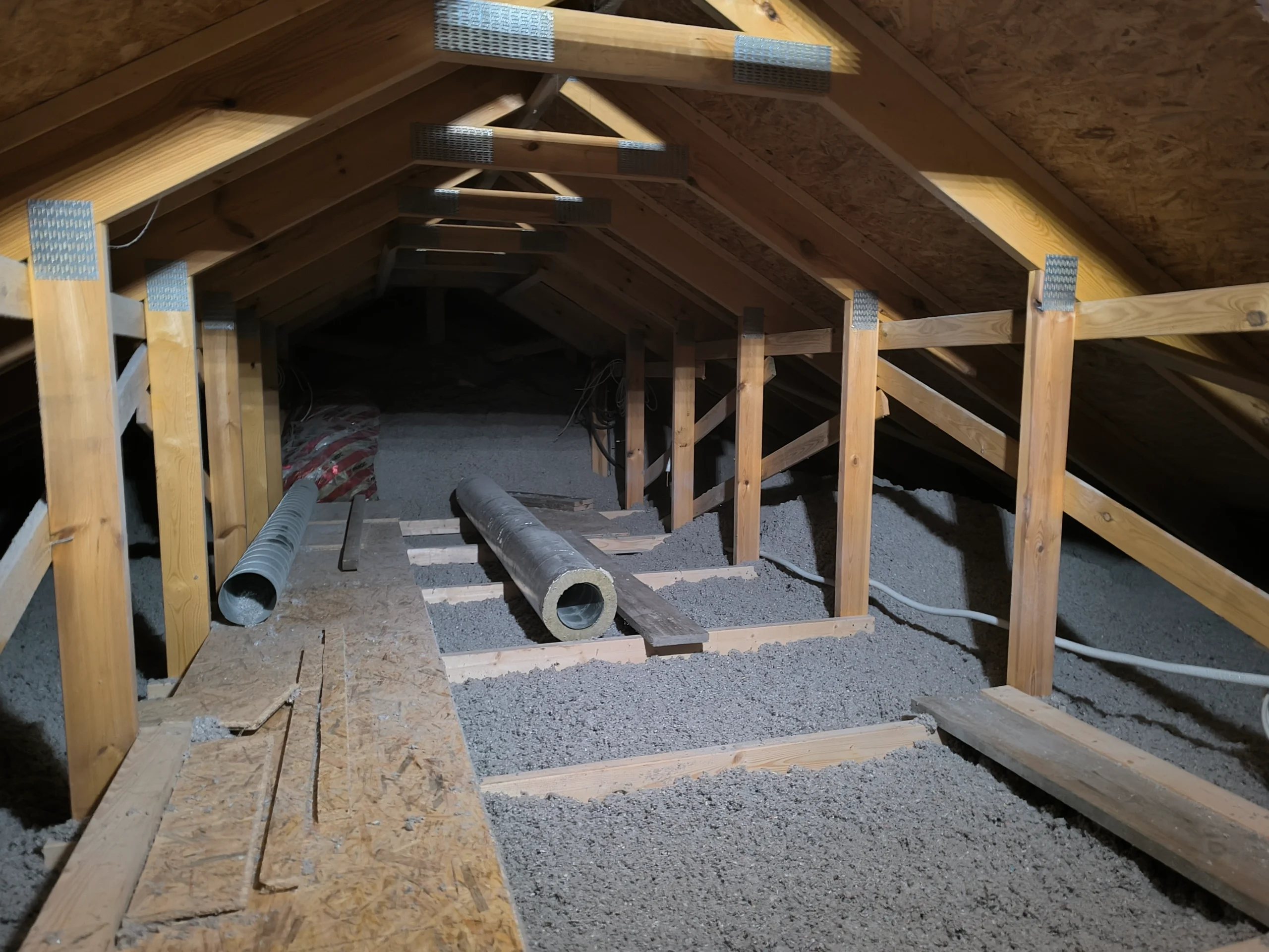 zdjęcie - ocieplanie celulozą